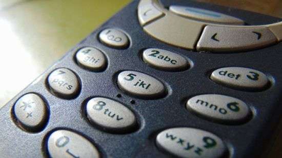 Каждый пятый в мире мобильный телефон - кнопочный