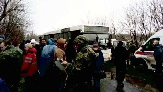 Возле Бахмута перевернулся автобус с 53 пассажирами, есть пострадавшие