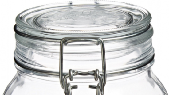 Британец продает горный воздух в бутылках