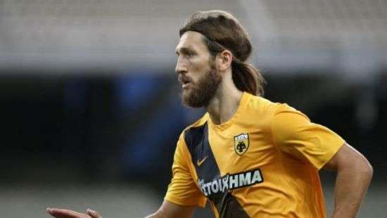 Украинскому футболисту АЕКа сделали операцию