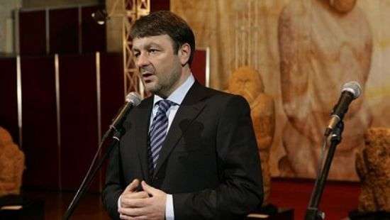 Суд назначил Тарасюку залог в 6,4 млн грн и одел электронный браслет