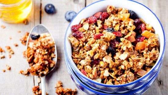 Названы самые полезные варианты завтрака