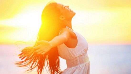 Медики рассказали, какое количество солнца полезно для здоровья