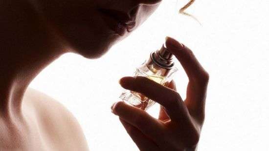Специалисты сообщили, как парфюмы могут разрушить здоровье