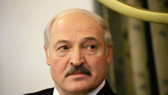 Президент Беларуси потребовал от госслужащих трудоустроить их родственников и любовниц