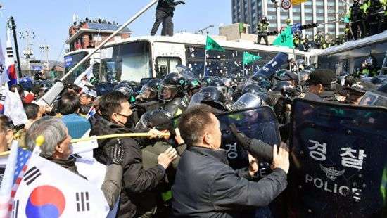 В Сеуле начались беспорядки из-за импичмента президента