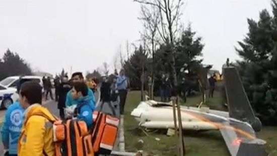 В Стамбуле рухнул пожарный вертолет, есть погибшие (видео)