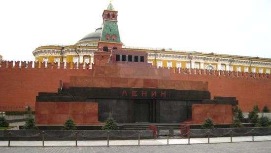 Россию призвали убрать тело Ленина с Красной площади