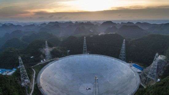 Туристам разрешили бесплатно смотреть в космос через крупнейший в мире радиотелескоп