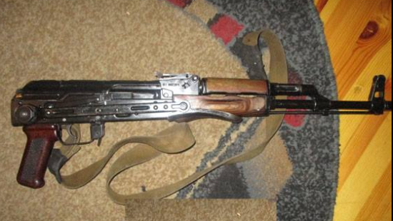 Житель Чернигова привез из АТО автомат и боевые гранаты
