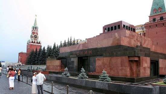 В РФ предложили похоронить Ленина