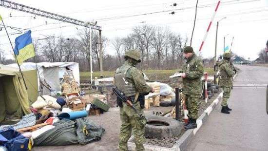 Опубликовано видео с оружием, изъятым у участников блокады в Кривом Торце