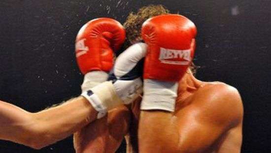 Бойцы MMA одновременно нокаутировали друг друга (ВИДЕО)