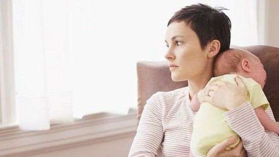 Медики назвали ягоду, которая защитит от послеродовой депрессии