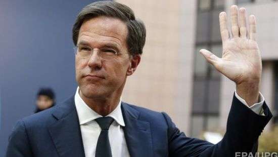 Большинство голландцев проголосовали за партию премьера Рютте