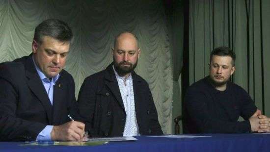 Националисты объединились для «крестового похода» против Порошенко