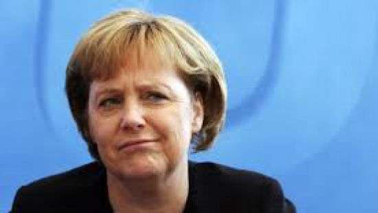 Меркель изобразили в образе Гитлера (фото)