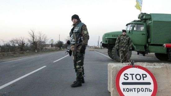 В зоне АТО машина наехала на военного