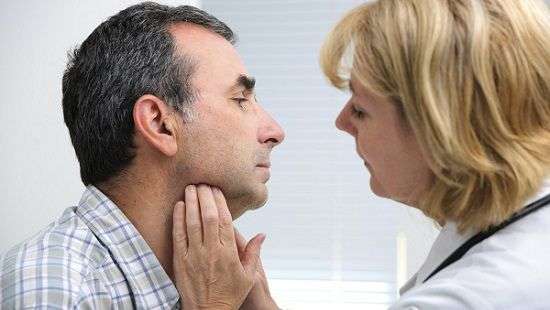 Как распознать болезни щитовидной железы, рассказали врачи