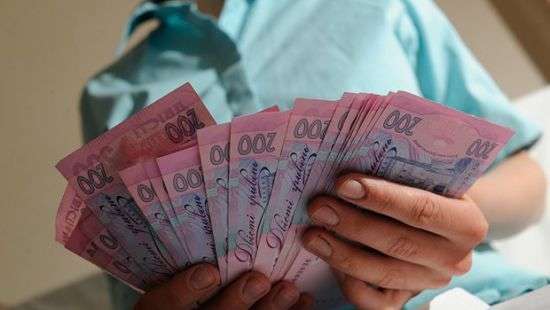 Своими заработками недовольны 9 из 10 украинцев