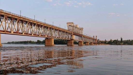 Китайцы взялись помочь Украине построить дорогу с мостом через Днепр