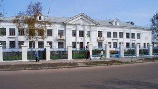 В школе Житомира обнаружили две гранаты, детей эвакуировали