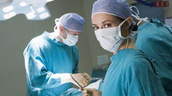 Ученые рассказали, можно ли делать операцию в выходной день