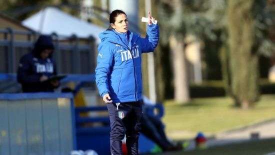 Первая женщина-тренер дебютировала с крупного поражения