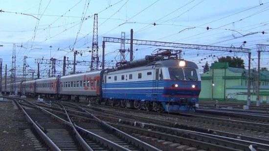 В Балаклее из-за взрывов боеприпасов ограничено движение пригородных поездов