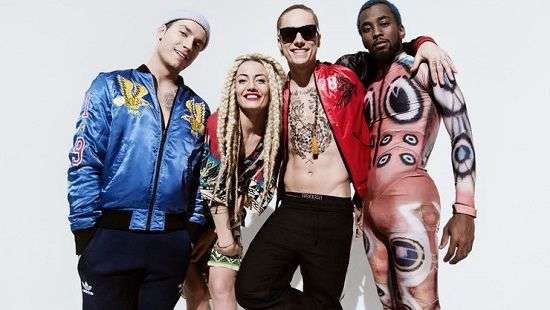 Украинских артистов чуть не сдуло с крыши