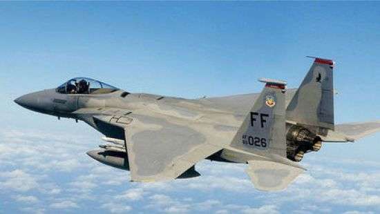 Истребитель США сбросил топливные баки в озеро в Южной Корее