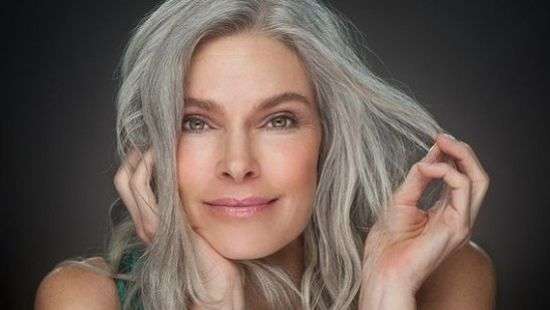 Специалисты раскрыли тайну появления седых волос