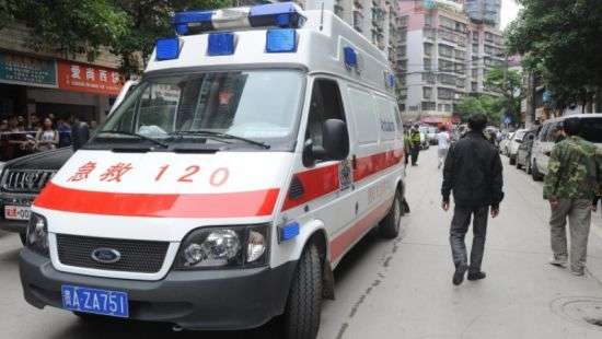 Взрыв обрушил подъезд жилого дома в Китае