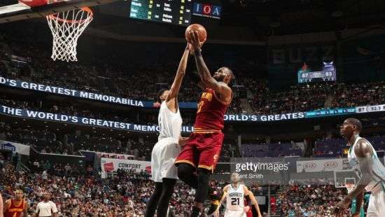 НБА. «Кливленд» в гостях переиграл «Шарлотт», «Голден Стэйт» обыграл «Сакраменто» + Видео