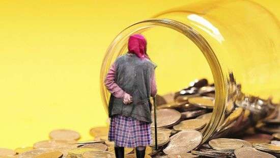 Укрпочта будет выдавать пенсии вместо российских банков