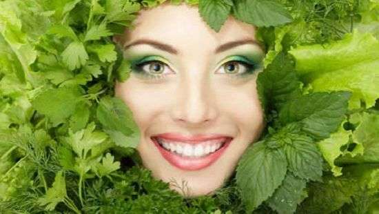 Медики рассказали, какая зелень поможет оздоровить организм