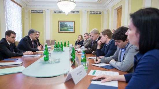 Порошенко одобрил внесения изменений в скандальный закон о е-декларациях