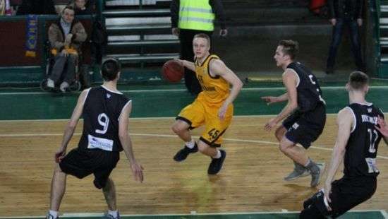 «Будивельник» победил в четвертьфинале плей-офф Суперлиги