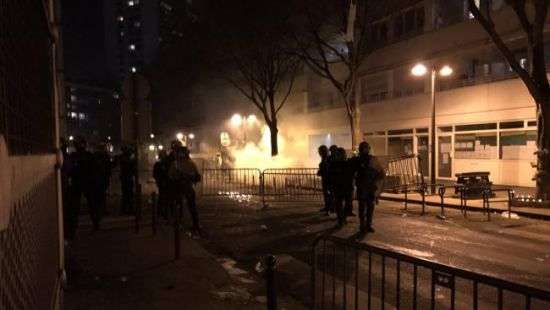 Убийство полицейскими Парижа мужчины спровоцировало беспорядки
