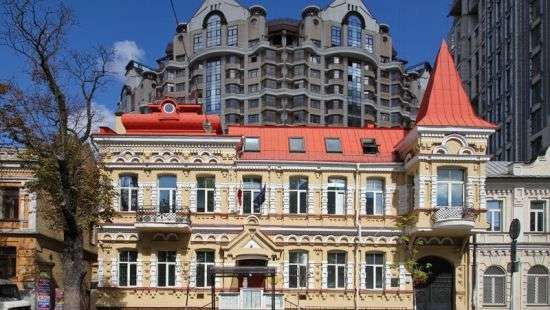 Все консульства Польши в Украине прекратили работу‍