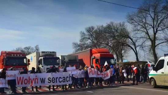 Польская община Львовщины перекрыла трассу Львов-Варшава