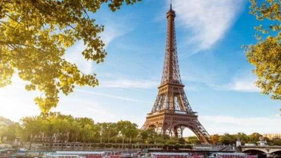 Эйфелеву башню обнесут стеклом