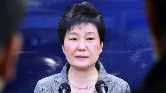 Экс-президента Южной Кореи Пак Кын Хе отправили за решетку