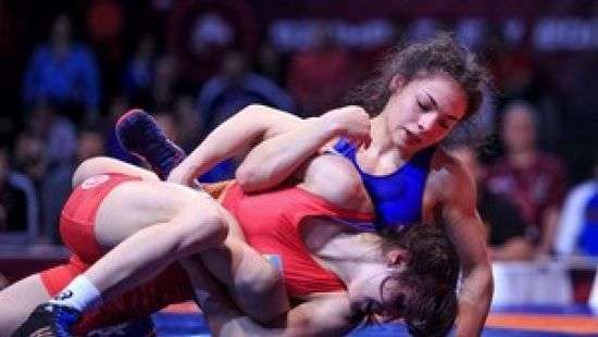 Украинки завоевали серебряные медали ЧЕ по борьбе