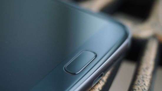 Изогнутые дисплеи выйдут в лидеры в третьем квартале