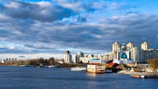 Перед Евровидением берега Днепра оставили без защиты