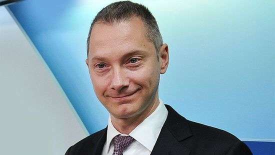 Экс-глава АП Ложкин задекларировал беговую дорожку и коллекцию картин