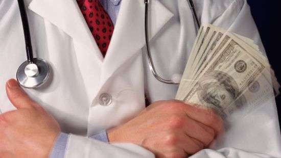 Минздрав посулил семейным врачам баснословные зарплаты