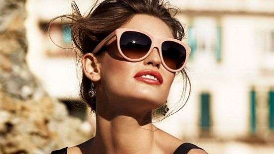 Названы базовые элементы гардероба лета 2017