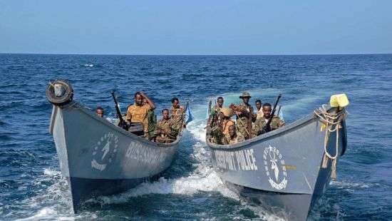 Сомалийские пираты захватили грузовое судно